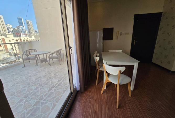 960518 - Property Image 2