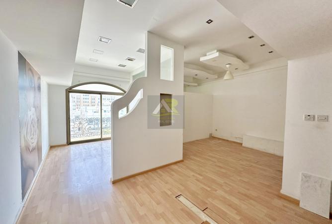 Office Space - Studio - 2 Bathrooms for rent in Zinj - Manama - Capital Governorate