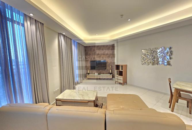 Apartment - 2 Bedrooms - 3 Bathrooms for rent in Al Juffair - Capital Governorate