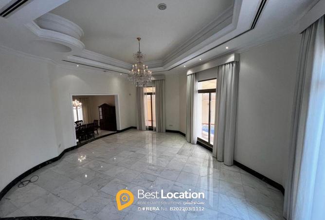 940837 - Property Image 2