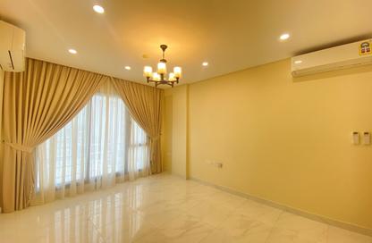 Apartment - 2 Bedrooms - 2 Bathrooms for rent in Al Burhama - Manama - Capital Governorate