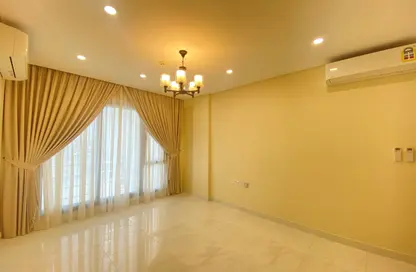 Apartment - 2 Bedrooms - 2 Bathrooms for rent in Al Burhama - Manama - Capital Governorate