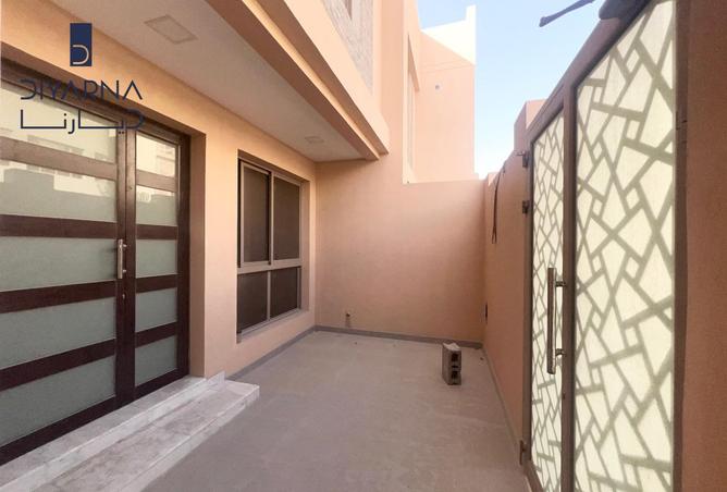 974182 - Property Image 2