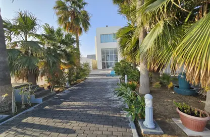 فيلا - 5 غرف نوم - 6 حمامات للبيع في أمواج - المحرق