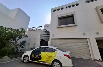 Villa - 4 Bedrooms - 5 Bathrooms for rent in Saar - Northern Governorate