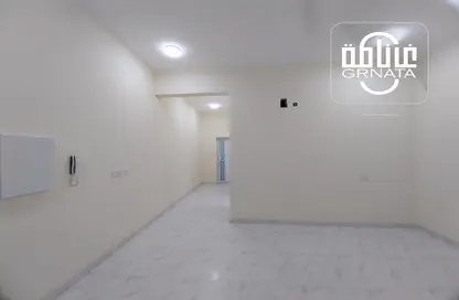 Office Space - Studio - 2 Bathrooms for rent in Al Hajar - Northern Governorate