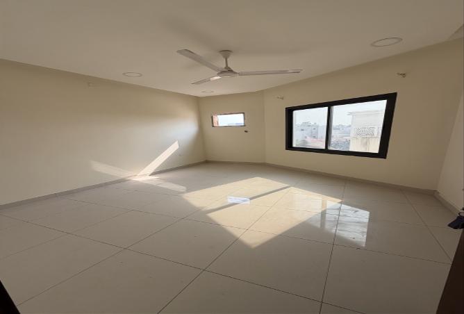 984598 - Property Image 2