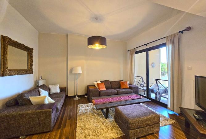 978595 - Property Image 2