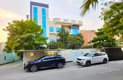 فيلا - 8 غرف نوم - 8 حمامات للبيع في سند - المحافظة الوسطى