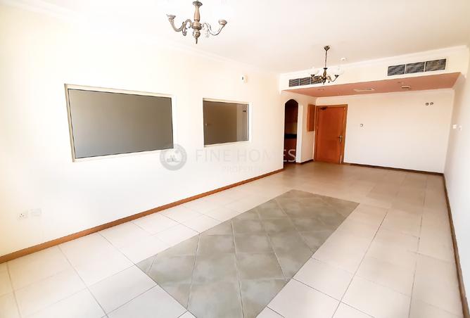 986129 - Property Image 2