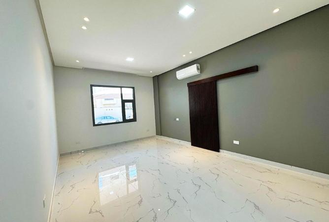 975141 - Property Image 3