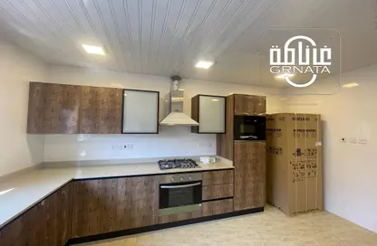 صورة لـ مطبخ شقة - 2 غرف نوم - 2 حمامات للايجار في سار - المحافظة الشمالية ، صورة رقم 1