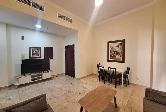 951911 - Property Image 2