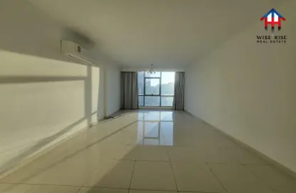 Apartment - 2 Bedrooms - 3 Bathrooms for rent in Hidd - Muharraq Governorate