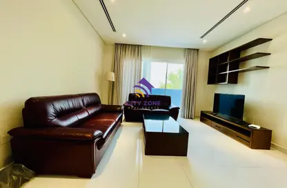 Apartment - 2 Bedrooms - 3 Bathrooms for rent in Um Al Hasam - Manama - Capital Governorate