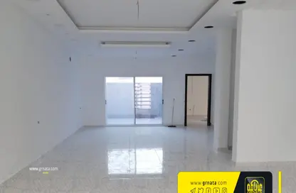 Empty Room image for: Villa - 3 Bedrooms - 4 Bathrooms for sale in Malkiyah - Northern Governorate, Image 1