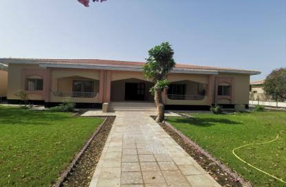 Villa - 4 Bedrooms - 5 Bathrooms for rent in Saar - Northern Governorate
