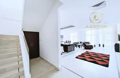 Duplex - 3 Bedrooms - 3 Bathrooms for rent in Al Juffair - Capital Governorate