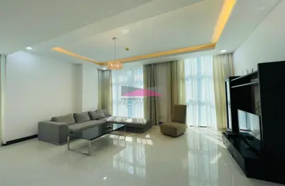 Living Room image for: Apartment - 3 Bedrooms - 3 Bathrooms for rent in Seef - Capital Governorate, Image 1