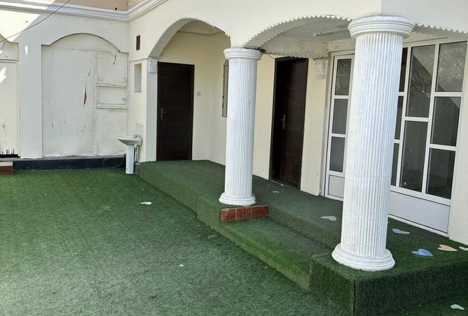 978327 - Property Image 2