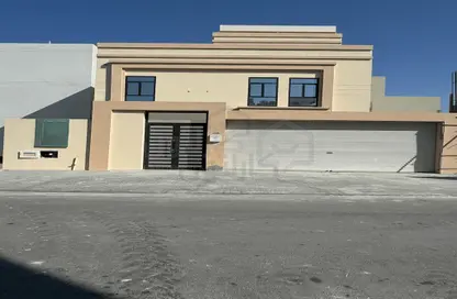 Villa - 4 Bedrooms - 5 Bathrooms for sale in Dumistan - Northern Governorate
