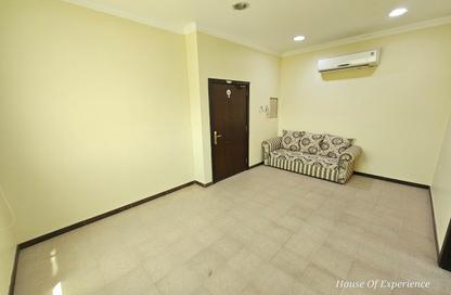 Apartment - Studio - 1 Bathroom for rent in Jid Ali - Central Governorate