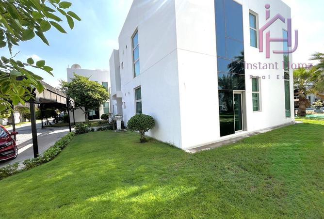 978997 - Property Image 2