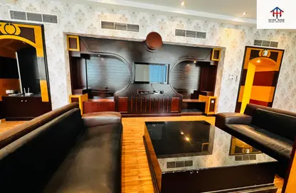 Apartment - 3 Bedrooms - 4 Bathrooms for rent in Al Juffair - Capital Governorate