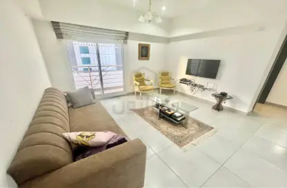 Living Room image for: Apartment - 1 Bedroom - 1 Bathroom for sale in Al Juffair - Capital Governorate, Image 1