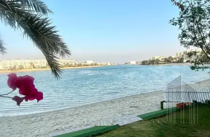 Villa - 5 Bedrooms - 5 Bathrooms for rent in Amwaj Avenue - Amwaj Islands - Muharraq Governorate