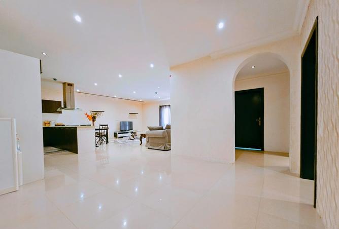 992240 - Property Image 3