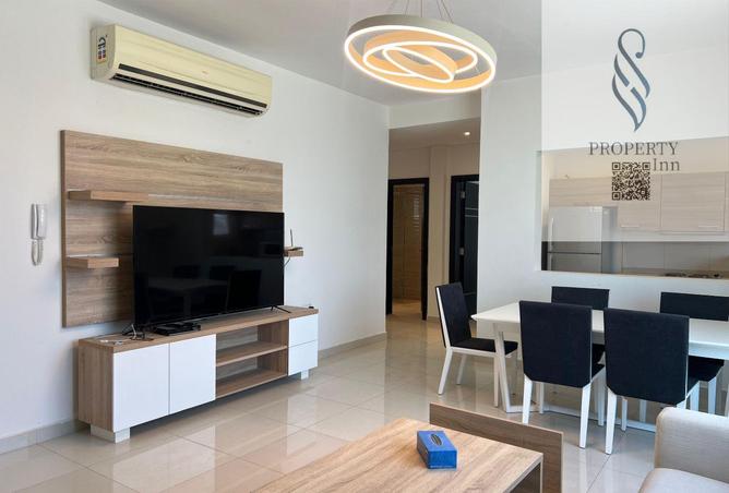 952313 - Property Image 2