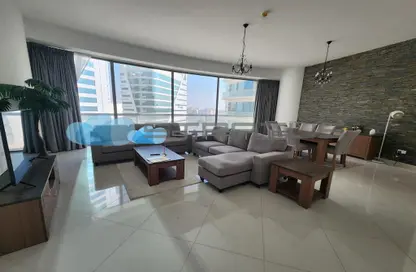 Apartment - 2 Bedrooms - 3 Bathrooms for rent in Sanabis - Manama - Capital Governorate
