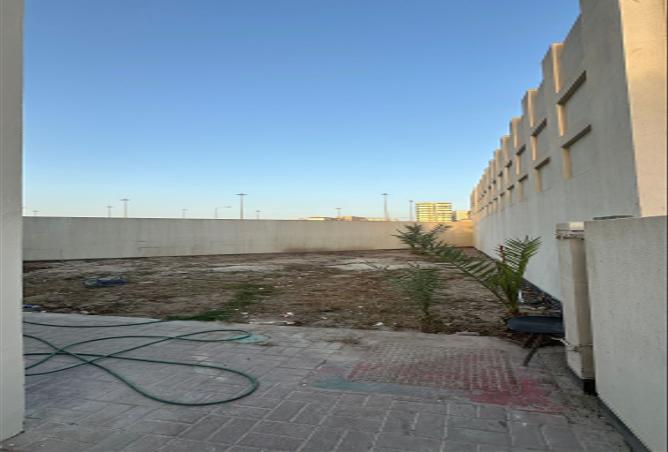 988823 - Property Image 2