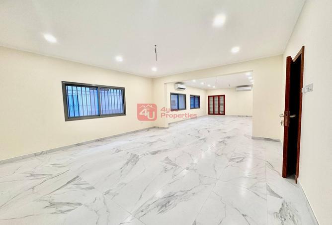 962215 - Property Image 2