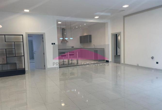 957131 - Property Image 2