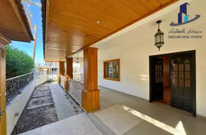 Compound - 3 Bedrooms - 3 Bathrooms for rent in Salmaniya - Manama - Capital Governorate