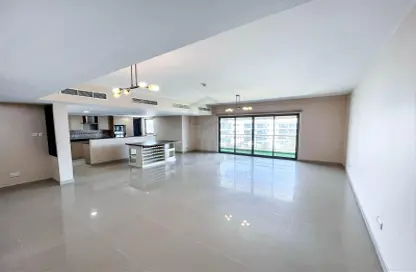 Empty Room image for: Duplex - 4 Bedrooms - 4 Bathrooms for sale in Tala Island - Amwaj Islands - Muharraq Governorate, Image 1