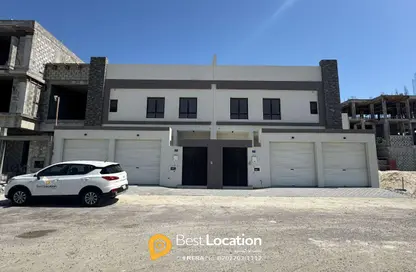 Villa - 4 Bedrooms - 6 Bathrooms for sale in Busaiteen - Muharraq Governorate