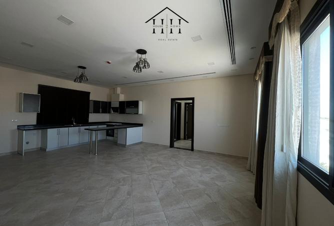 929781 - Property Image 2