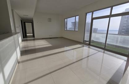 Apartment - 4 Bedrooms - 4 Bathrooms for rent in Muharraq - Muharraq Governorate