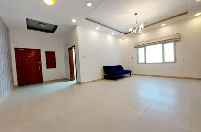 Apartment - 2 Bedrooms - 2 Bathrooms for rent in Al Juffair - Capital Governorate