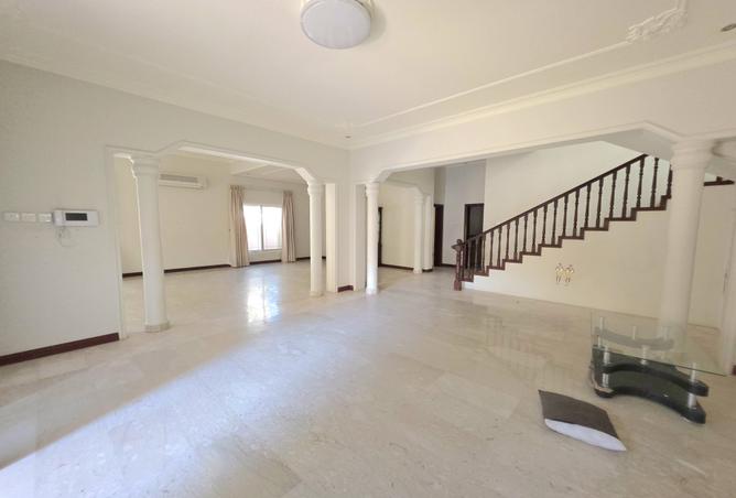 981277 - Property Image 2