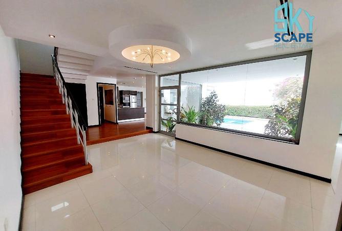 983531 - Property Image 2