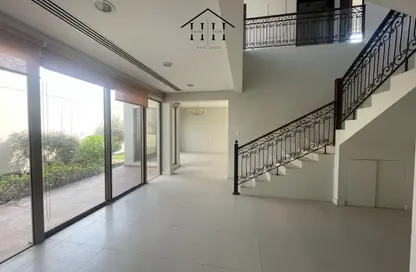 فيلا - 4 غرف نوم - 5 حمامات للايجار في الجنبية - المحافظة الشمالية