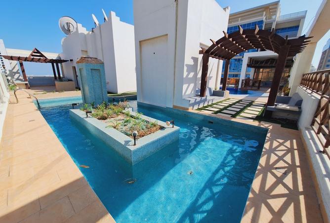 957483 - Property Image 2