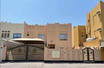 Villa - 5 Bedrooms - 6 Bathrooms for rent in Arad - Muharraq Governorate