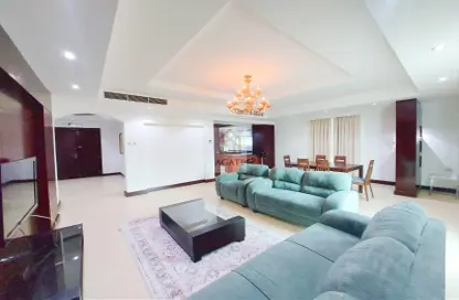 Apartment - 3 Bedrooms - 4 Bathrooms for rent in Zinj - Manama - Capital Governorate