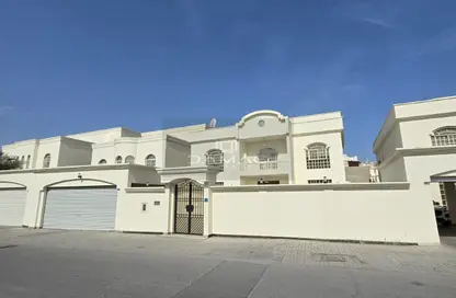 Villa - 5 Bedrooms - 7 Bathrooms for sale in Tubli - Central Governorate