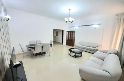 Apartment - 2 Bedrooms - 2 Bathrooms for rent in Al Juffair - Capital Governorate